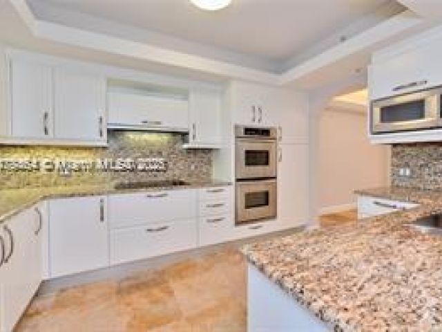 Home for rent at 2051 SE 3rd St TH11 - photo 5895419