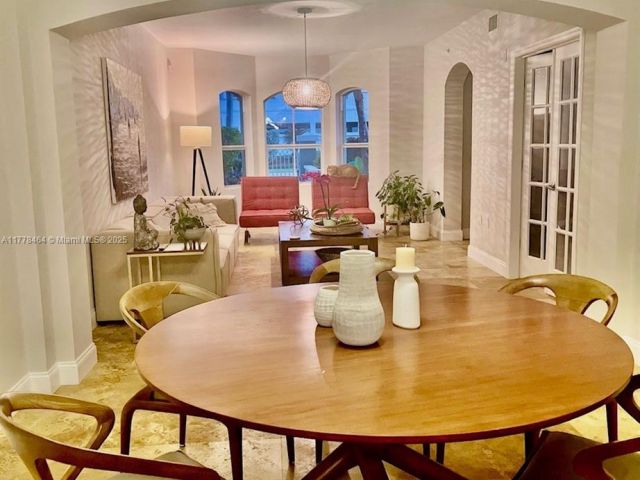 Home for rent at 2051 SE 3rd St TH11 - photo 5895420