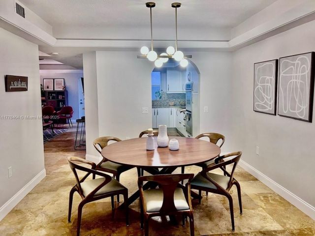 Home for rent at 2051 SE 3rd St TH11 - photo 5895421