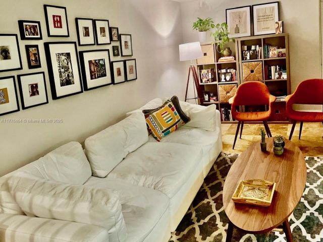 Home for rent at 2051 SE 3rd St TH11 - photo 5895423