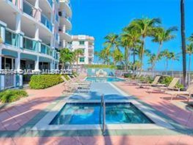 Home for rent at 2051 SE 3rd St TH11 - photo 5895425