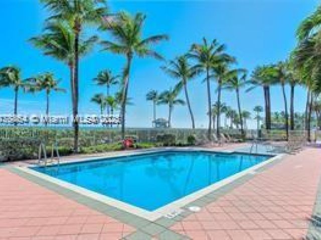 Home for rent at 2051 SE 3rd St TH11 - photo 5895426