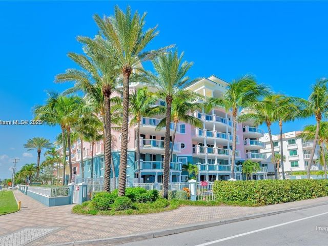 Home for rent at 2051 SE 3rd St TH11 - photo 5895433