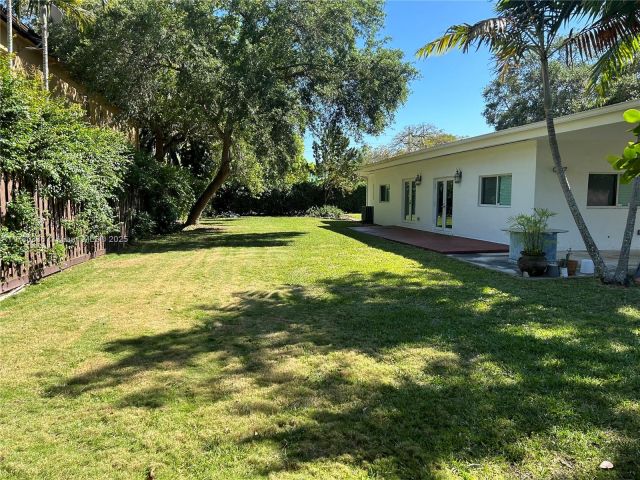 Home for rent at 5495 SW 68th Ave - photo 6056347