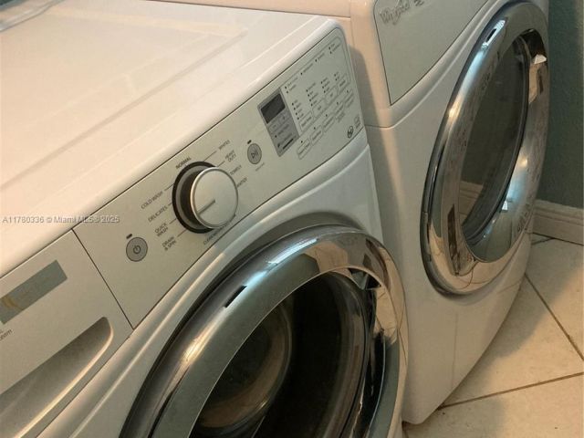 Home for rent at 5495 SW 68th Ave - photo 6056355