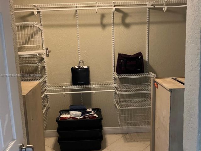 Home for rent at 5495 SW 68th Ave - photo 6056362