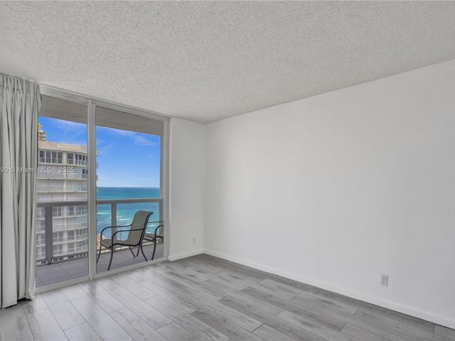 Apartment for sale  Unit #2715 - photo 5963984