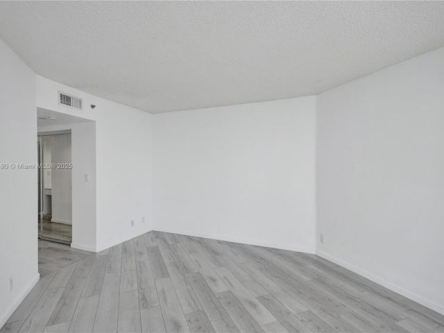 Apartment for sale  Unit #2715 - photo 5963987