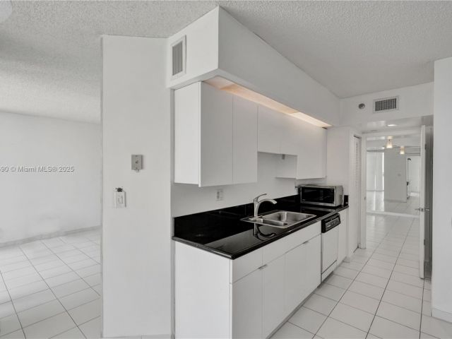 Apartment for sale  Unit #2715 - photo 5963992
