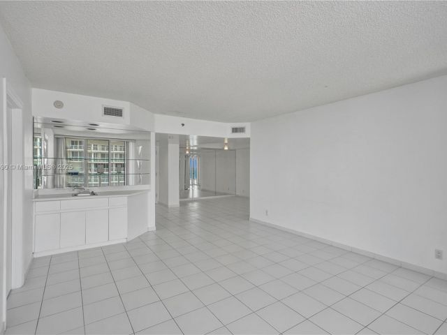 Apartment for sale  Unit #2715 - photo 5963997