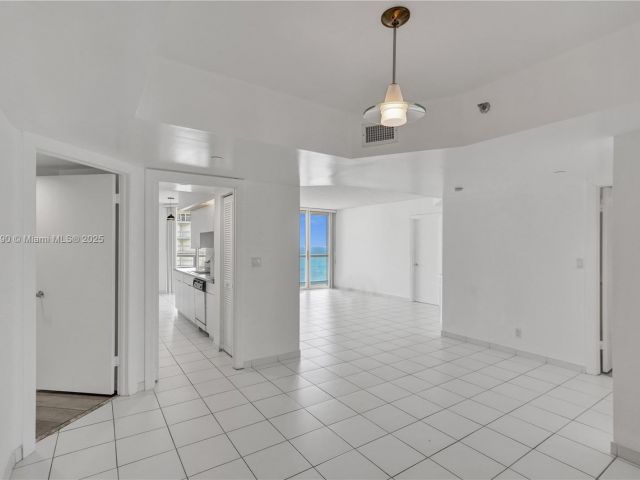 Apartment for sale  Unit #2715 - photo 5964000