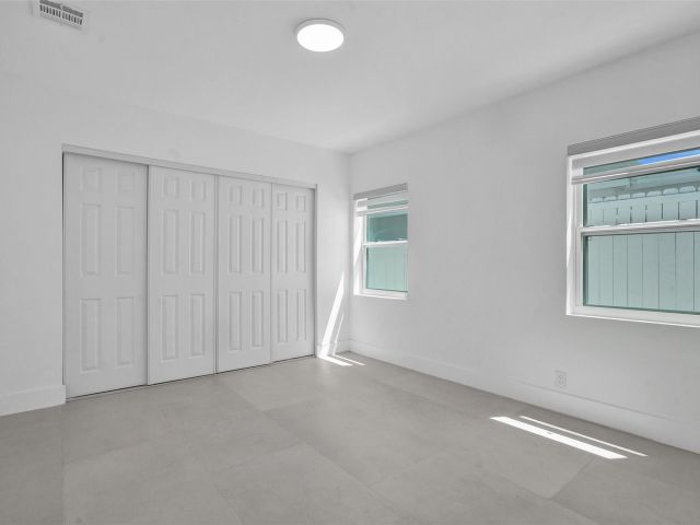 Home for sale at 1010 N 16th Ave - photo 6016102