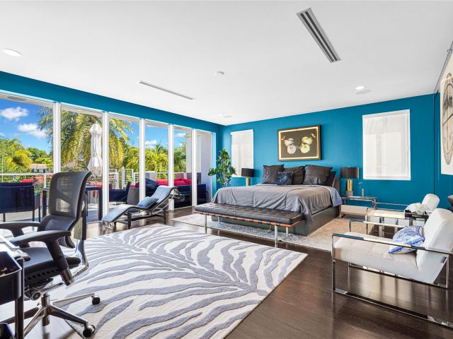 Home for sale at 1312 SE 2nd St - photo 6010560