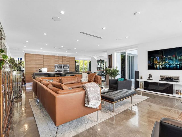 Home for sale at 1312 SE 2nd St - photo 6010573