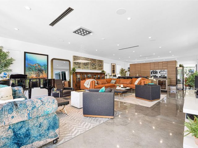 Home for sale at 1312 SE 2nd St - photo 6010575