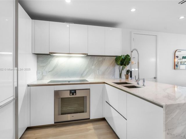 Apartment for sale  Unit #1205 - photo 5902716