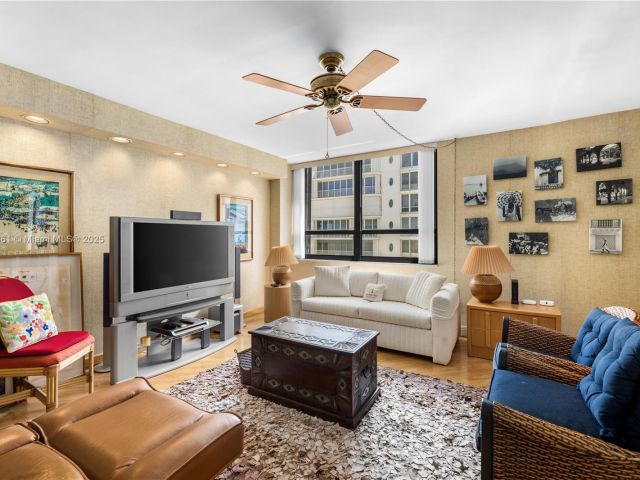 Apartment for sale  Unit #1402 - photo 5911525