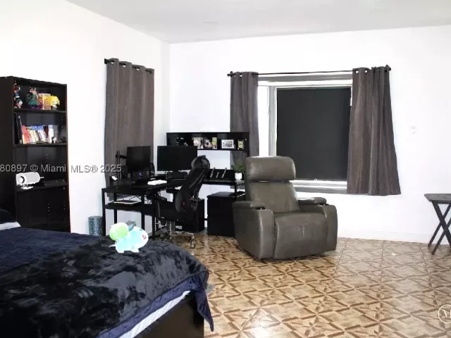 6-bedroom home for sale in Homestead - 31050 SW 193rd Ave - MondialRealty