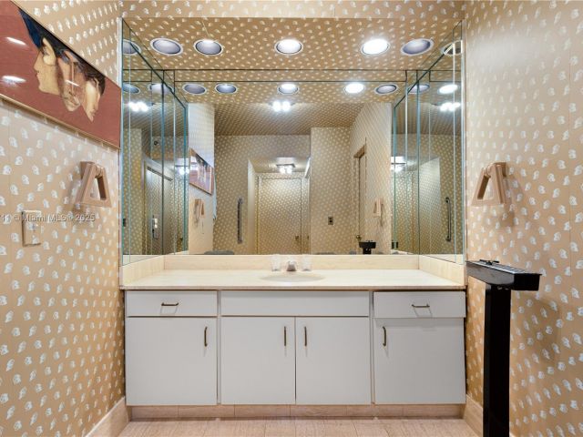 Apartment for sale  Unit #1401 & 1402 (Double) - photo 5911506