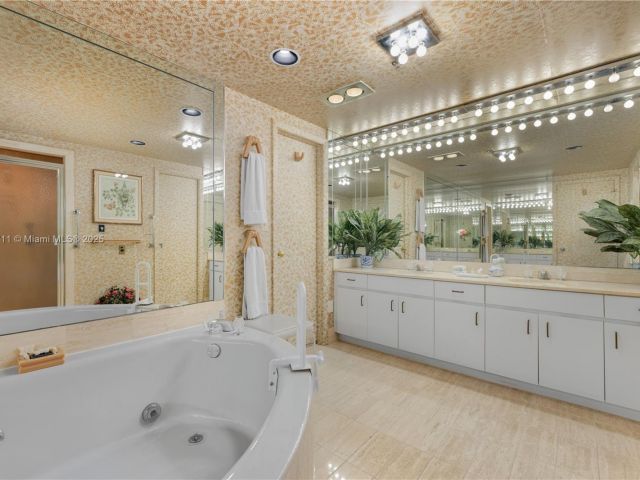 Apartment for sale  Unit #1401 & 1402 (Double) - photo 5911507