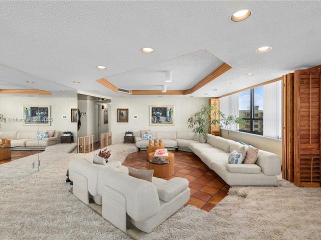 Apartment for sale  Unit #1401 & 1402 (Double) - photo 5911516