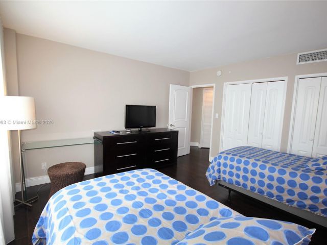 Apartment for rent  Unit #924 - photo 5906833