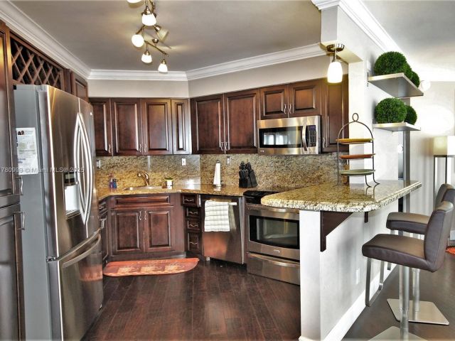 Apartment for rent  Unit #924 - photo 5906843