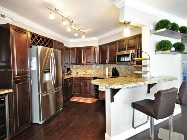 Apartment for rent  Unit #924 - photo 5906844