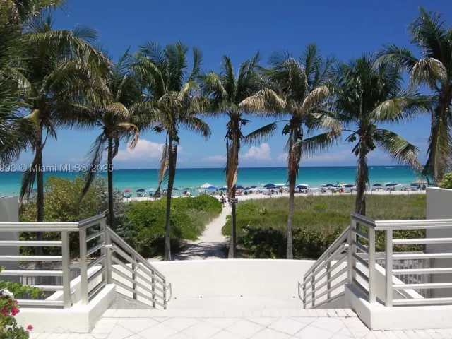 2-bedroom condo for rent in Miami Beach - 5151 COLLINS AV 924 - MondialRealty