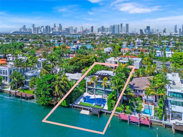 Home for sale at 247 E Rivo Alto Dr - photo 7439910