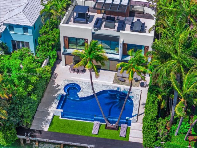 Home for sale at 247 E Rivo Alto Dr - photo 7439922