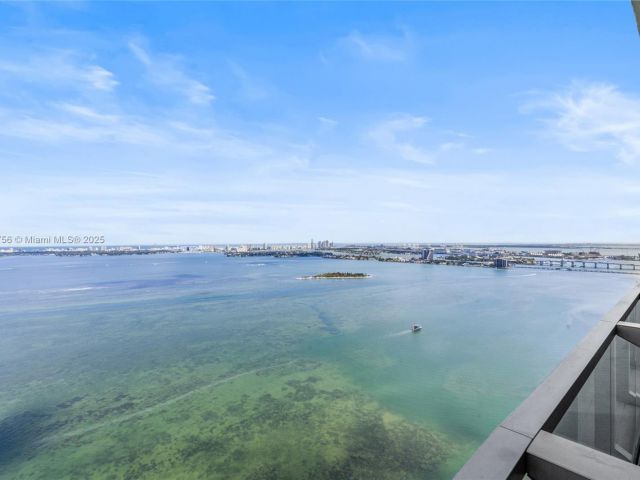 Apartment for sale  Unit #4104 - photo 5925576