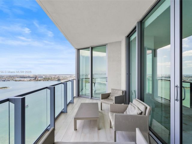 Apartment for sale  Unit #4104 - photo 5925577