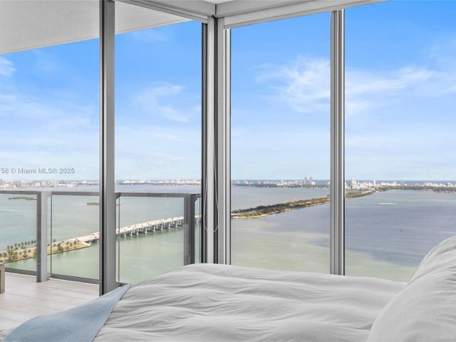 Apartment for sale  Unit #4104 - photo 5925582