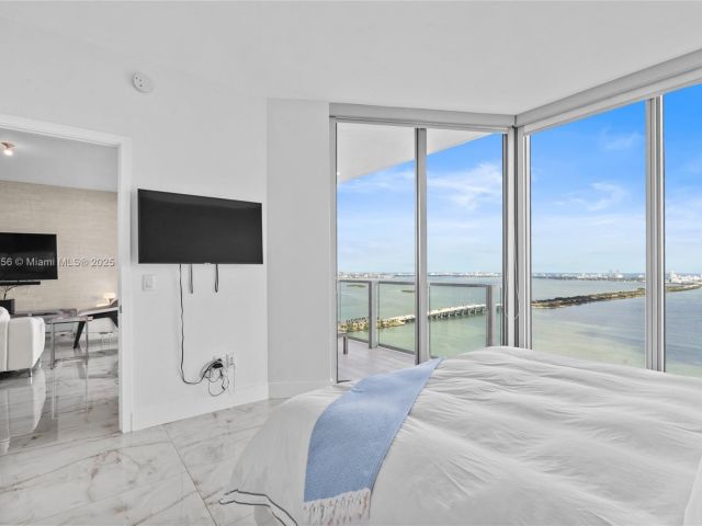 Apartment for sale  Unit #4104 - photo 5925583