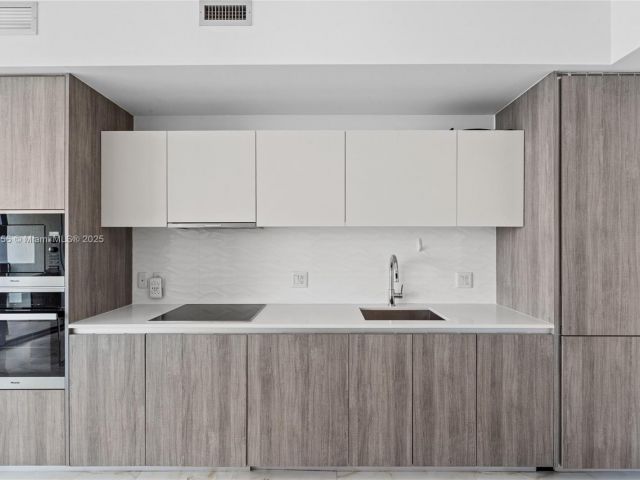 Apartment for sale  Unit #4104 - photo 5925590