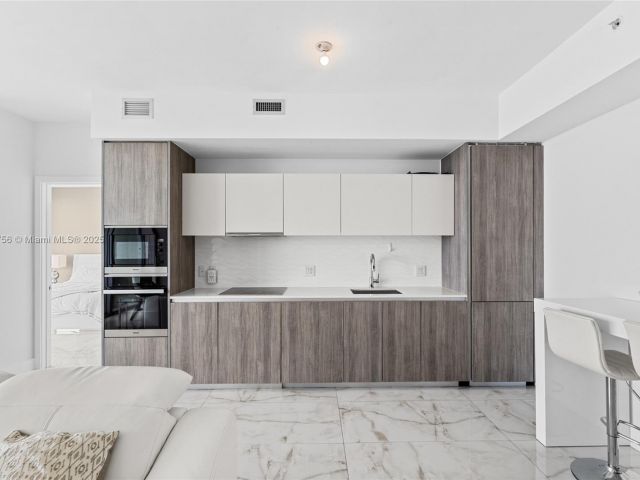 Apartment for sale  Unit #4104 - photo 5925591