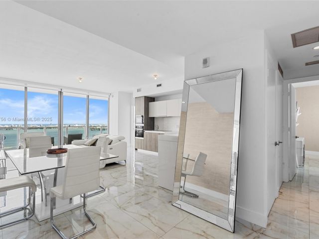 Apartment for sale  Unit #4104 - photo 5925594