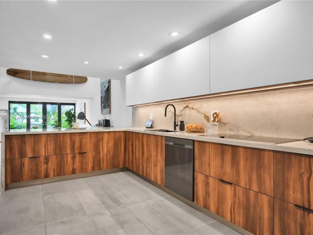 Home for sale at 311 Poinciana Dr 801 - photo 5929585