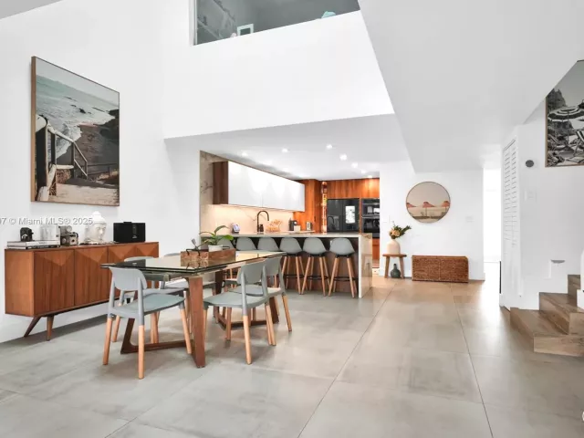 4-bedroom home for sale in Sunny Isles Beach - 311 Poinciana Dr 801 - MondialRealty