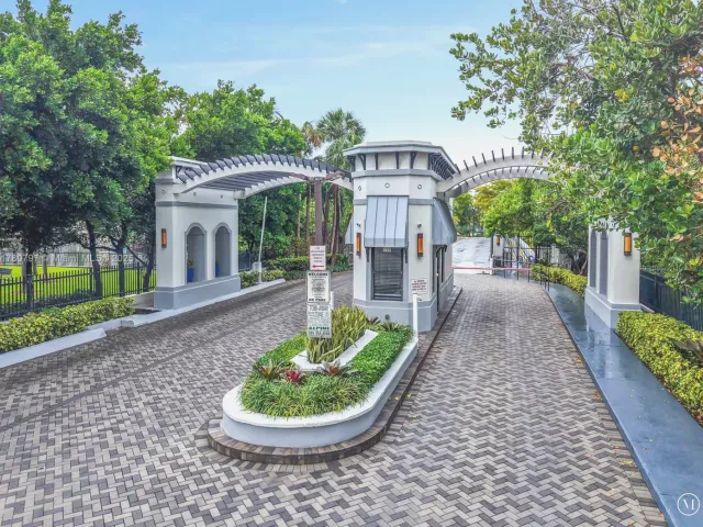 4-bedroom home for sale in Sunny Isles Beach - 311 Poinciana Dr 801 - MondialRealty