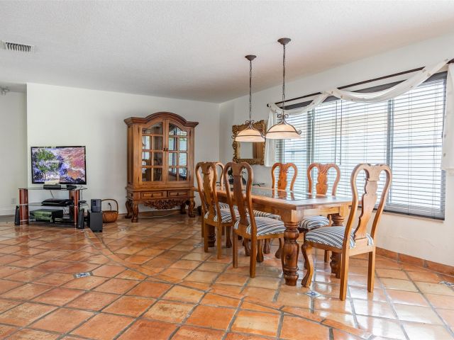 Home for sale at 1924 NE 18th St - photo 5906341