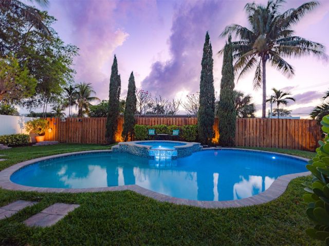 Home for sale at 1924 NE 18th St - photo 5906345