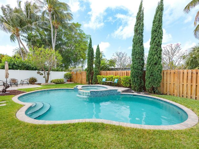 Home for sale at 1924 NE 18th St - photo 5906347