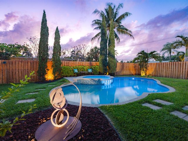 Home for sale at 1924 NE 18th St - photo 5906348