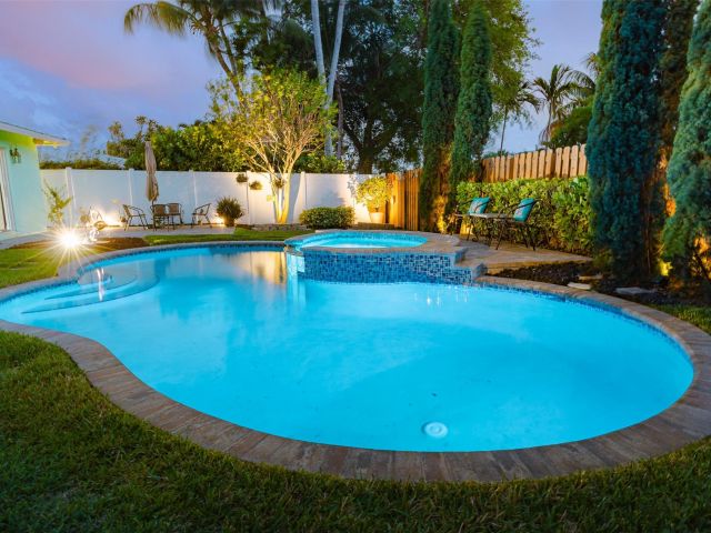 Home for sale at 1924 NE 18th St - photo 5906350