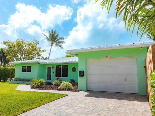 Home for sale at 1924 NE 18th St - photo 5906354