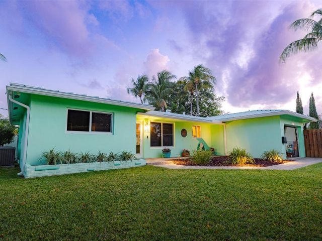 Home for sale at 1924 NE 18th St - photo 5906355