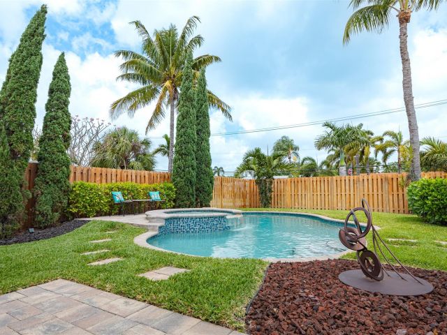 Home for sale at 1924 NE 18th St - photo 5906358