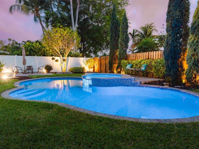 Home for sale at 1924 NE 18th St - photo 5906359